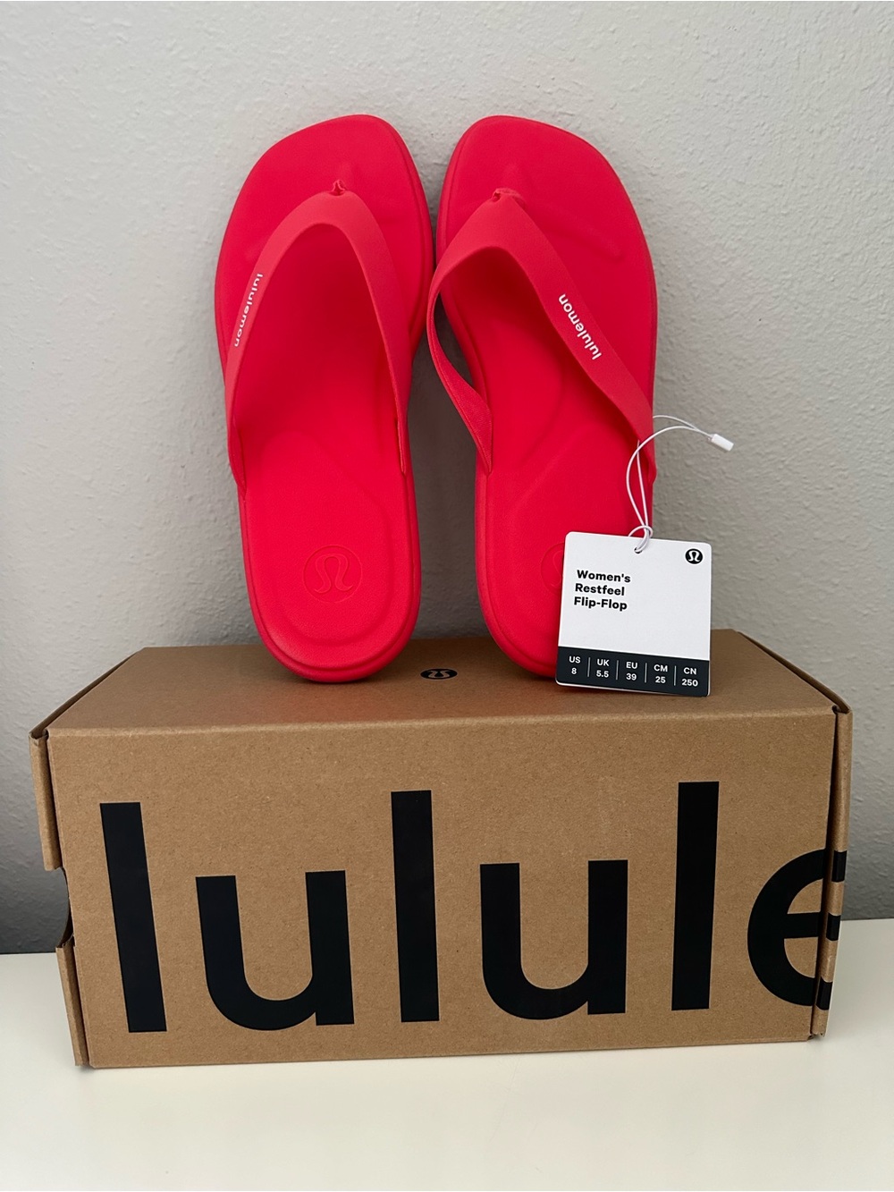 NWT Lululemon Restfeel Slides